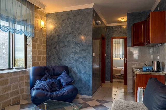 Zwei Häuser mit einem Restaurant in der ersten Reihe — photo 36