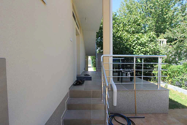Zweistöckiges Haus in Doni Stoi — photo 6