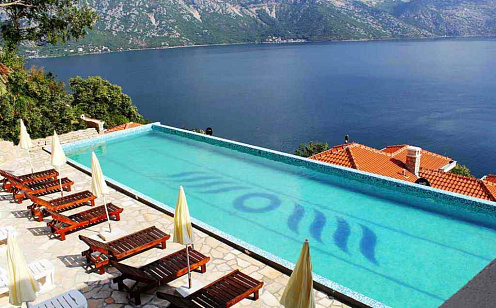 Apartment mit drei Schlafzimmern und Meerblick, mit Swimmingpool
