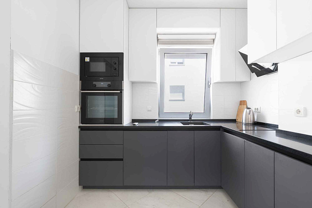 Geräumige und Luftige Wohnung im Herzen von Budva — photo 12