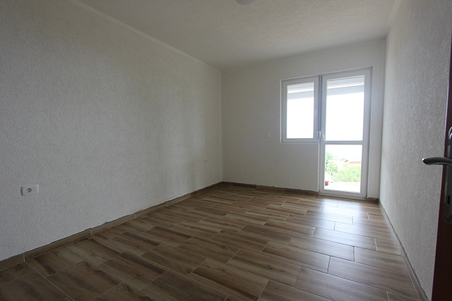 Haus in Bjelisi auf zwei Etagen mit großem Garten