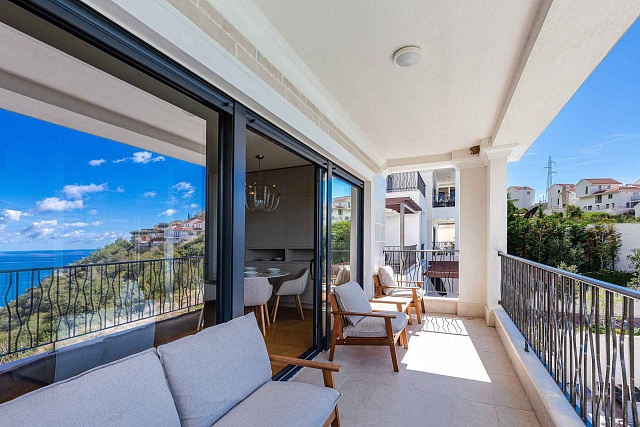 Apartment mit drei Schlafzimmern und Panoramablick auf Sveti Stefan — photo 6