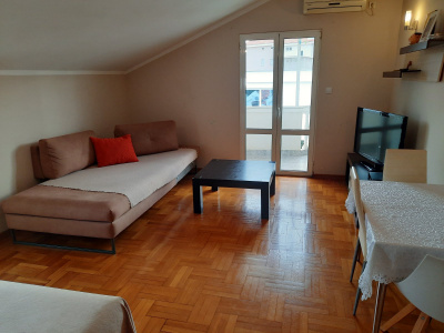 Apartment mit zwei Schlafzimmern in Budva in der Nähe des Zentrums