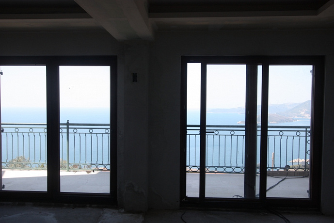 Zwei Villen mit herrlichem Meerblick an der Riviera von Budva