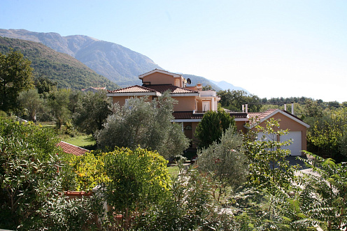 Luxusvilla mit Pool in Kotor