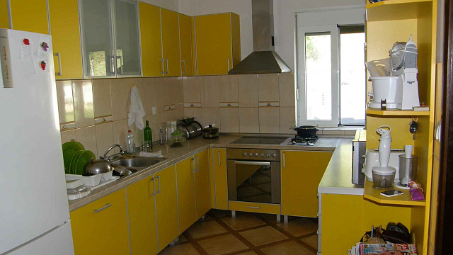 Dreistöckiges Haus in Kavac mit wunderschönem Meerblick — photo 4