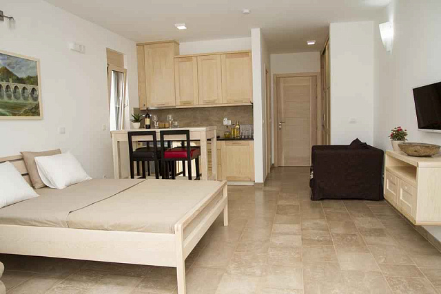 Minihotel in Sutomore — photo 24