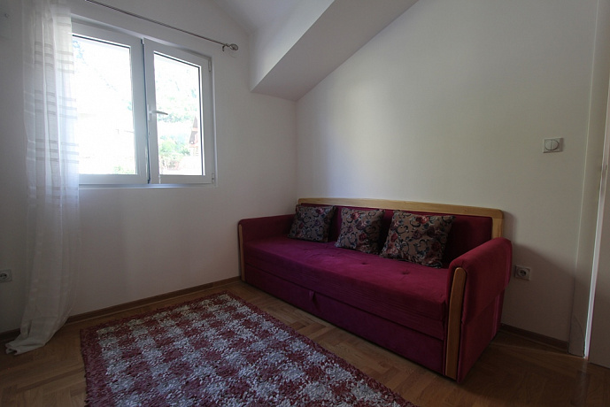 Wohnung mit Meerblick in Dobrota