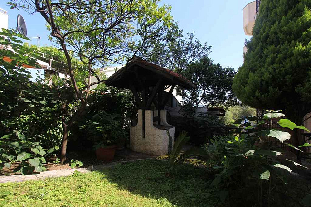 Apartment mit einem Studio im Inneren und einem Innenhof