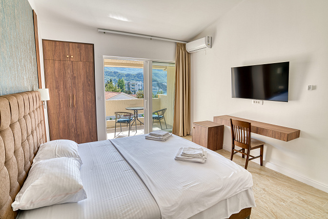 Voll ausgestattetes Hotel mit Restaurant in Bečići – 200m vom Meer — photo 11
