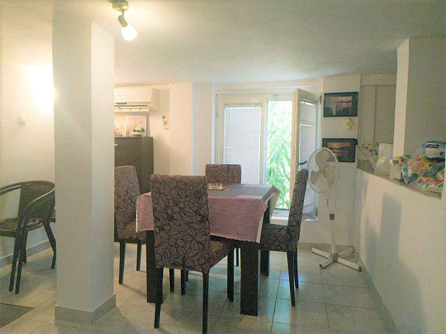 Haus mit zwei Wohnungen in Becici — photo 14