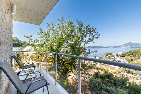 Ein-Zimmer-Apartment in einer Anlage mit Schwimmbad in Pržno