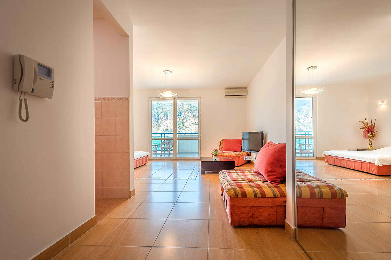 Studio in Dobrota mit Panoramablick auf die Bucht von Kotor