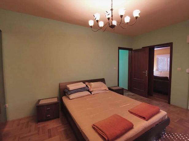 Apartment mit zwei Schlafzimmern in Petrovac in der Nähe des Meeres