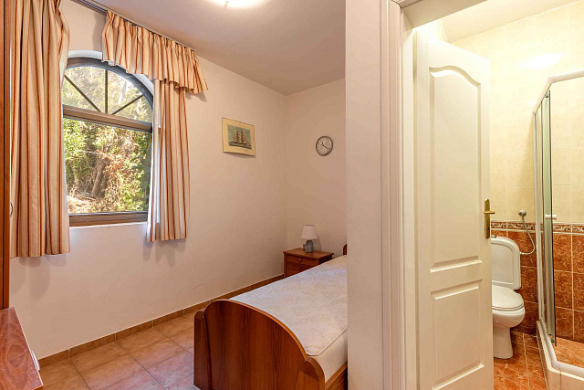 Gemütliche Wohnung in Bigovo direkt am Meer — mit Terrasse und Meerblick — photo 10