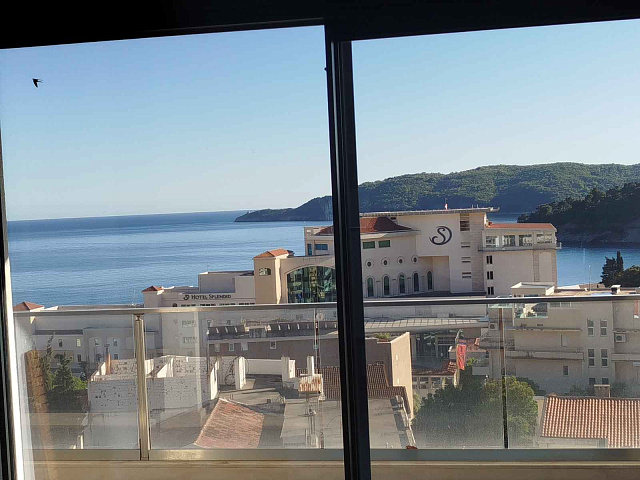 Gemütliche Wohnung in Bečići mit Panoramablick aufs Meer, nahe dem Hotel Splendid — photo 10