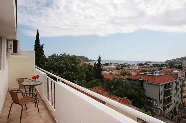 im Budva-Hotel — photo 11