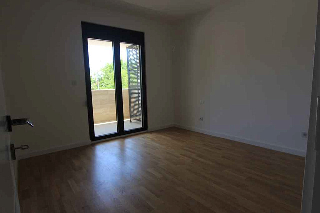 Wohnungen in einem neuen Komplex in Meeresnähe in Tivat — photo 5