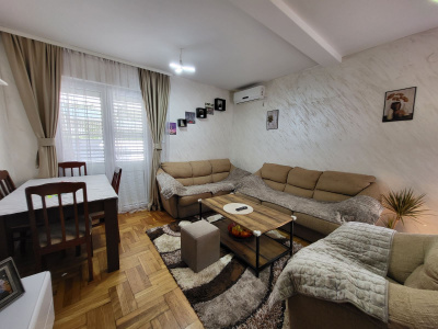 Apartment mit großzügiger Terrasse in ruhiger Lage in Budva