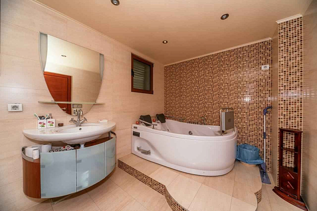 Fünf-Zimmer-Maisonette in Bar in der Nähe des Meeres — photo 11