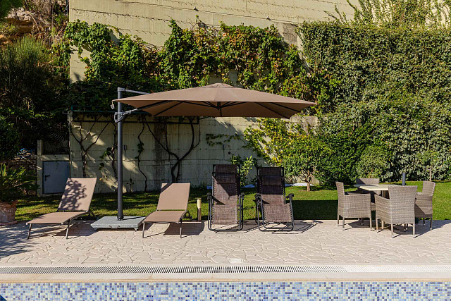 Eleganz und Gelassenheit in einer luxuriösen Villa mit Panoramablick auf das Meer. — photo 16