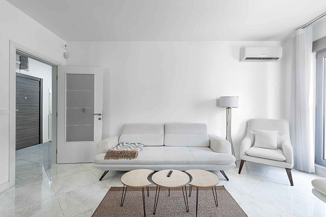 Geräumige und Luftige Wohnung im Herzen von Budva — photo 8