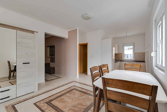 Möblierte 1-Zimmer-Wohnung in Budva, Lazi – 89m² mit Meerblick — photo 4
