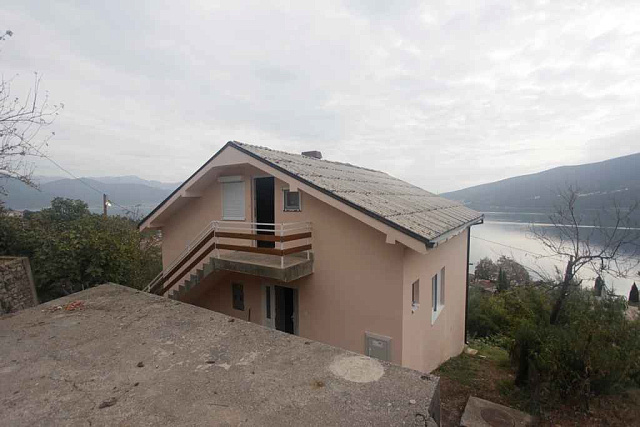 Dreistöckiges Haus in Djenovici — photo 11