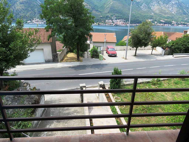 Haus mit herrlichem Meerblick in Dobrota — photo 9