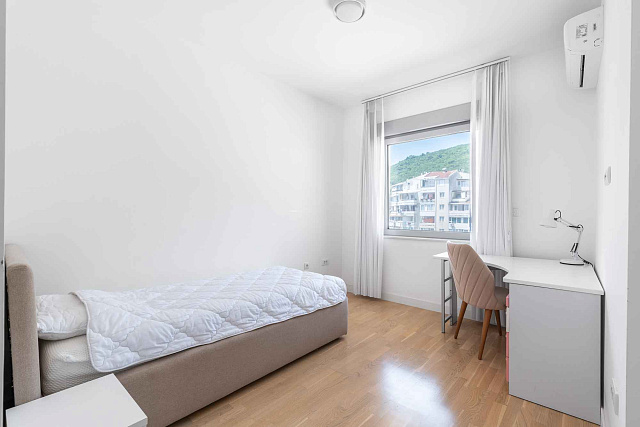 Geräumige und Luftige Wohnung im Herzen von Budva — photo 26