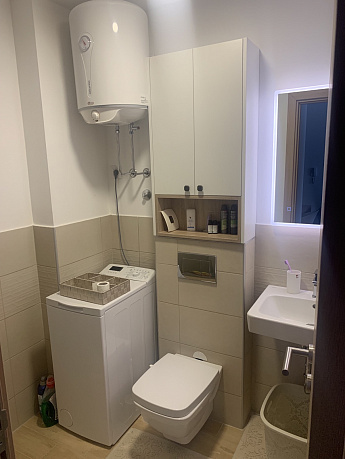 Möblierte Wohnung mit einem Schlafzimmer in einem neuen Komplex in Budva