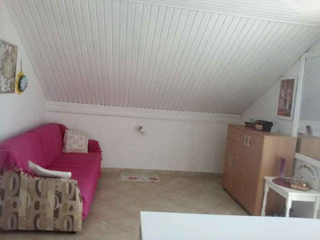 Wohnung in Genovice — photo 2