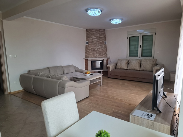 Luxuriöses Apartment mit zwei Schlafzimmern in Bečići