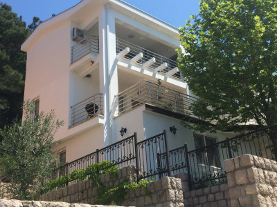 Apartments in Villa mit Meerblick in Shushan