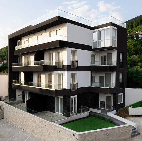 Apartments in einem Neubau mit Meerblick in Tivat
