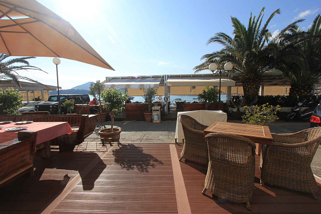 Restaurant erste Linie zum Meer in Rafailovići zu verkaufen — photo 15