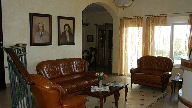 Dreistöckiges Haus in Kavac mit wunderschönem Meerblick — photo 5
