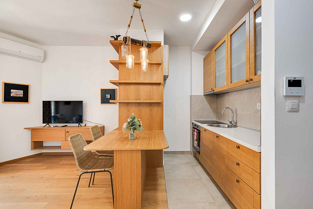 Moderne, komplett möblierte Wohnung zum Verkauf in Bečići — photo 6