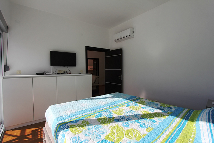 Apartment mit zwei Schlafzimmern und Meerblick in der Nähe von Budva