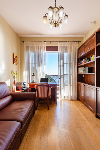 Eleganz und Gelassenheit in einer luxuriösen Villa mit Panoramablick auf das Meer. — photo 49