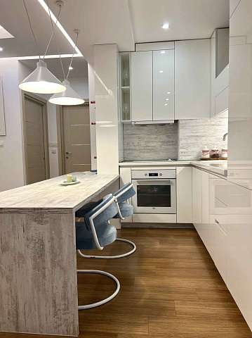 Luxuswohnung im Zentrum von Budva – 90 m² mit Garage — photo 4