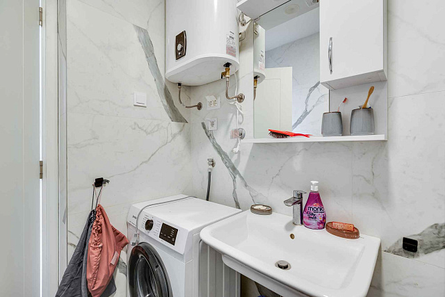 Moderne, komplett möblierte Wohnung zum Verkauf in Bečići — photo 13