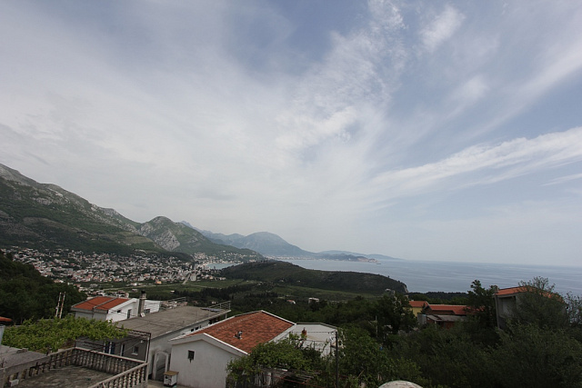 Haus in Bjelisi auf zwei Etagen mit großem Garten — photo 10