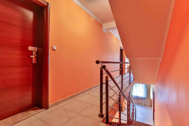 Villa zum Verkauf in attraktiver Lage in Budva — photo 12