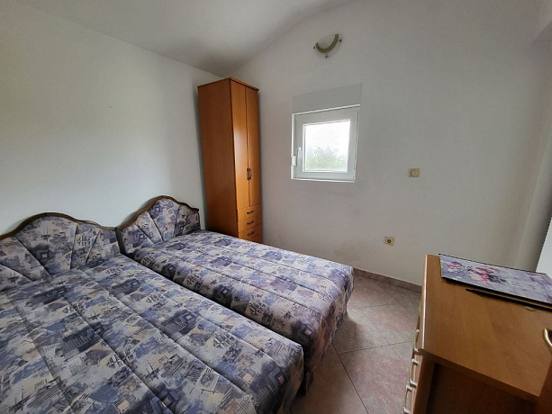 Ein-Zimmer-Wohnung mit Meerblick in Becici