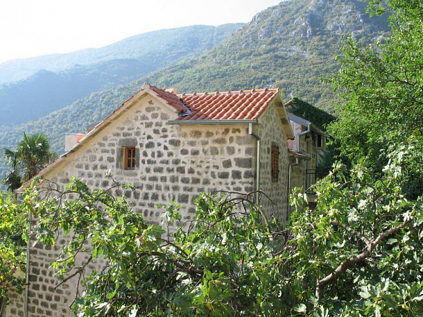 Komplex aus drei Gebäuden in Kotor