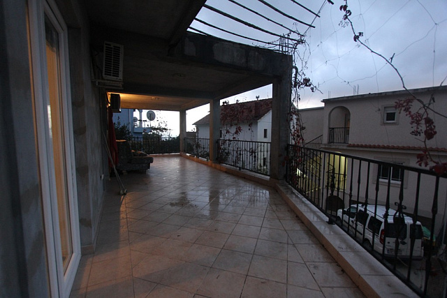 Zweistöckiges Haus in Herceg Novi — photo 12