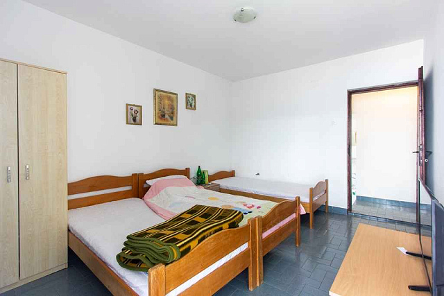 Haus in der malerischen Gegend von Krasici, ideal zum komfortablen Wohnen und Entspannen — photo 5