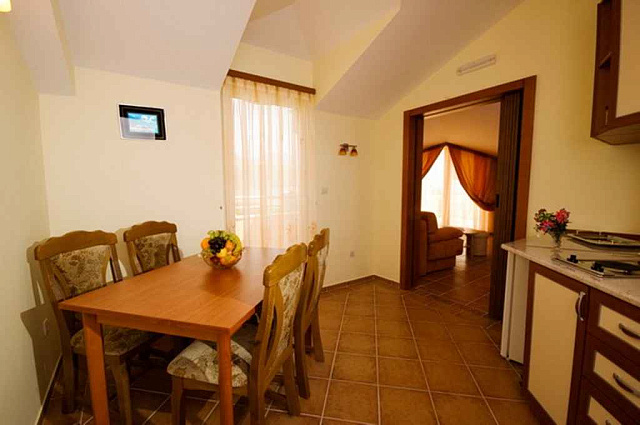 2317 Herceg Novi Biela Hotel 19+6r 790+433m2 — photo 3