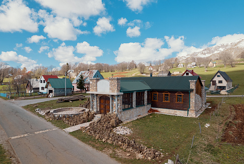 Zu verkaufen oder zu vermieten — Neues Restaurant in Žabljak
